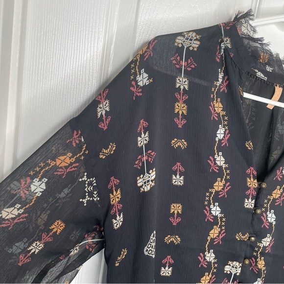 Pilcro Anthropologie Black Aztec Motif Button Down Blouse M - Picture 8 of 13